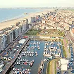 High In Sky & Seasights F 8@blankenberge Apartment Blankenberge