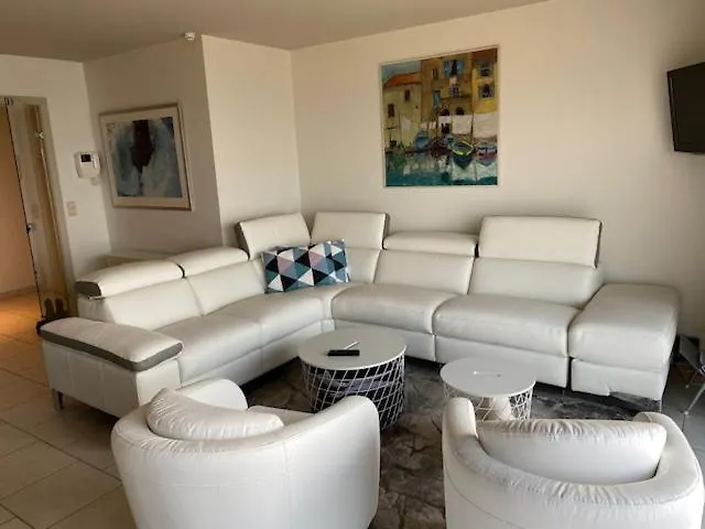 High In Sky & Seasights F 8@blankenberge Apartment Blankenberge