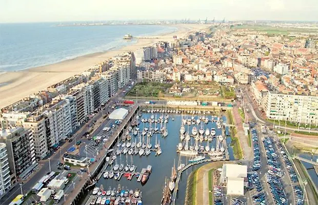 High In Sky & Seasights F 8@blankenberge Apartment Blankenberge